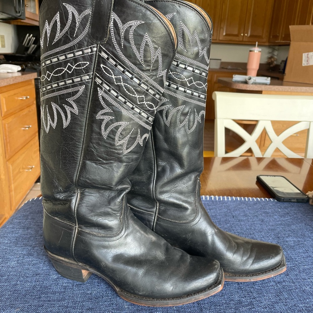 Women’s Tony Lama boots